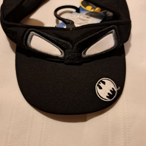 Batman big kids sun visor adjustable NWT - Picture 2 of 5
